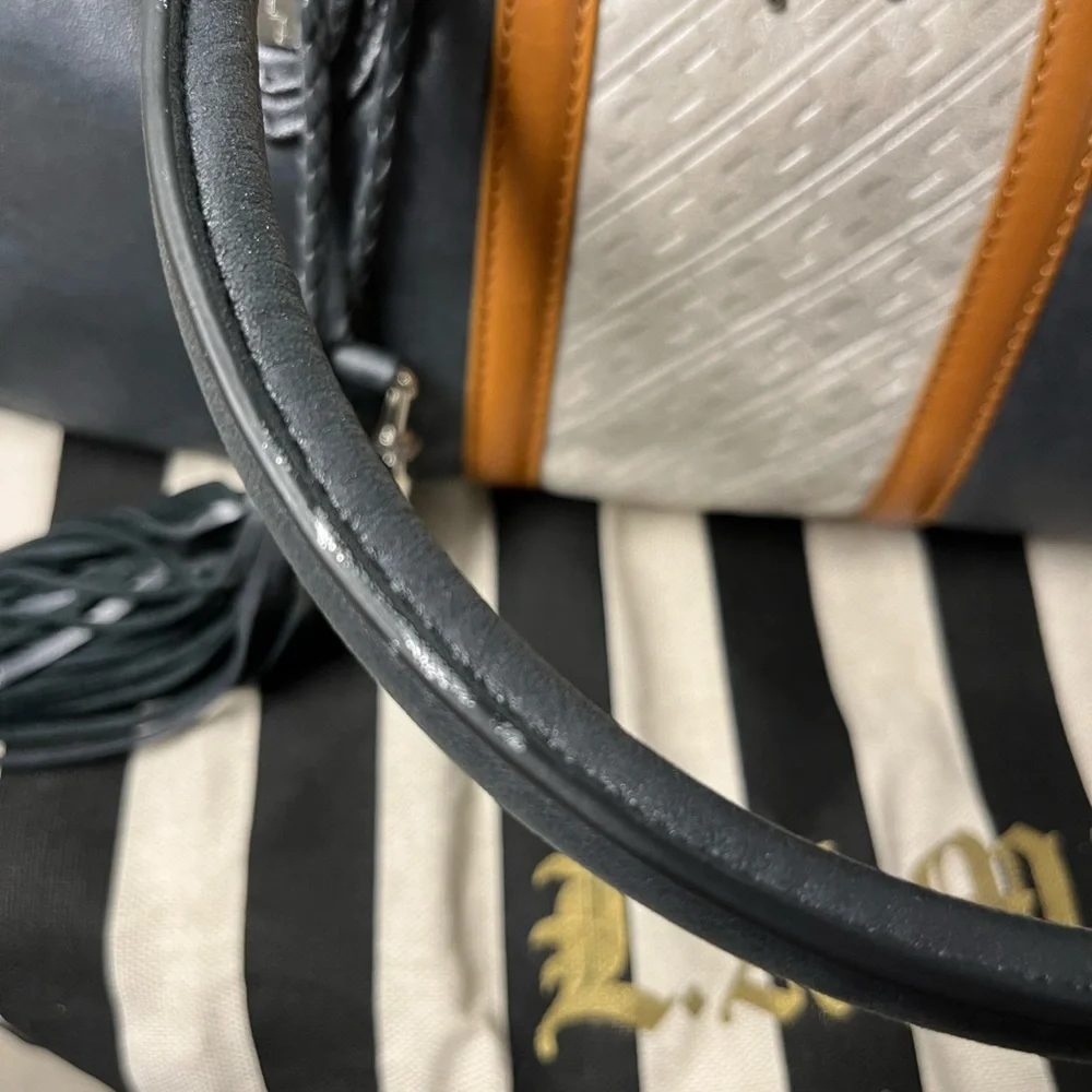 L.A.M.B. Aviano satchel, frosted silver leather, like new condition - Picture 11 of 13